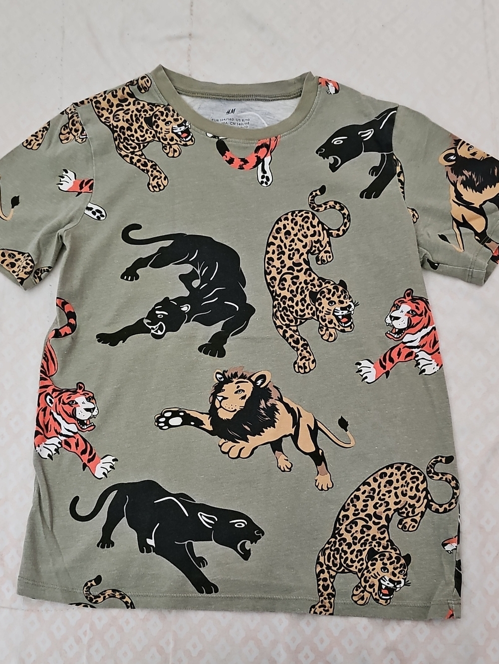 Bundle Of 11 Graphic Tees - Picture 8 of 12